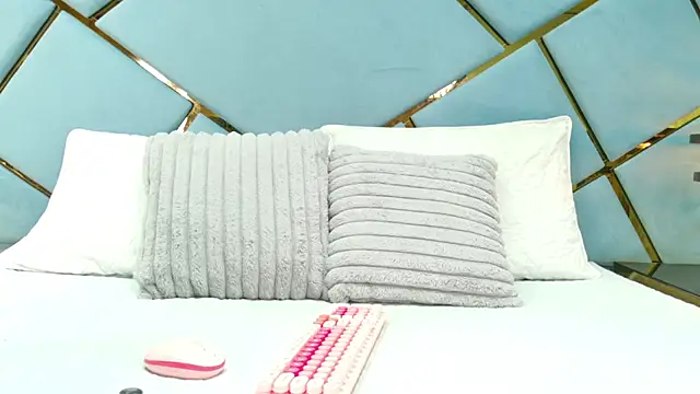 Snapshot of marcela_rojas chatting on 10.15.25 marcela rojas online show from 10.15.25