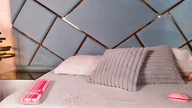 Snapshot of marcela_rojas chatting on 10.16.25 marcela rojas online show from 10.16.25