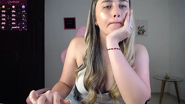 Veronika  Winslow  online show from 09.18.25