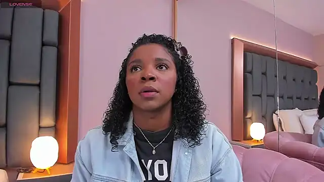 LisaMendez online show from 02.25.26