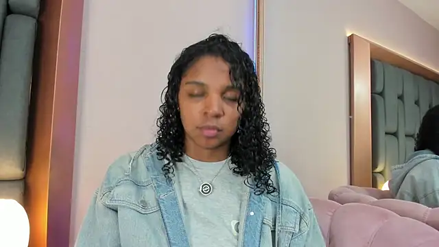 LisaMendez online show from 04.03.26