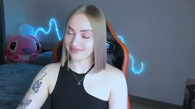 LaraKrein lk online show from 02.23.26