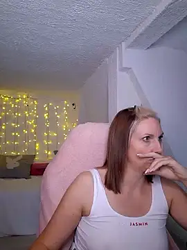 SexyJulia21 online show from 02.10.25