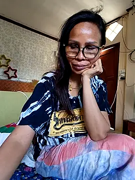 Mama Eva 1 online show from 10.18.25