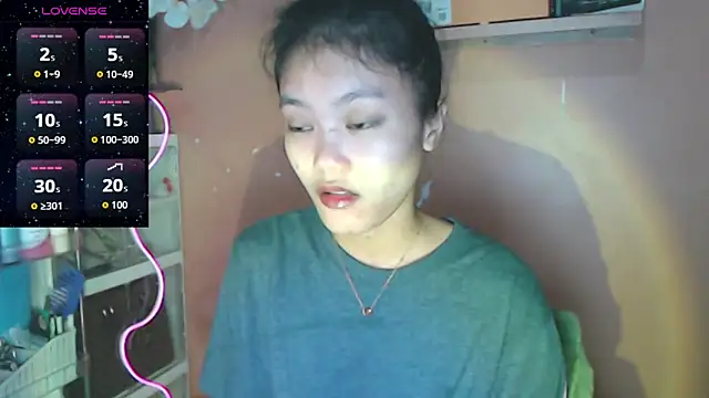 Snapshot of skinny_gracie chatting on 02.15.26 skinny gracie online show from 02.15.26