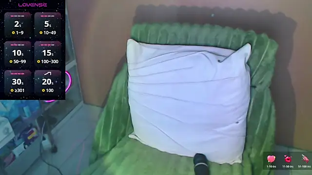 Snapshot of skinny_gracie chatting on 02.24.26 skinny gracie online show from 02.24.26