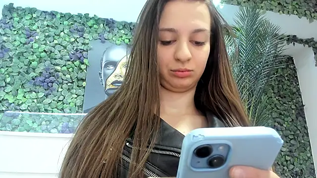 Snapshot of Anyssia chatting on 09.26.25 Anyssia online show from 09.26.25