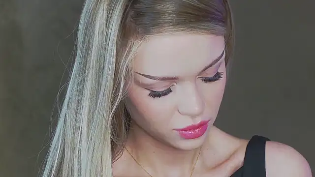 MarilynNova online show from 04.12.26