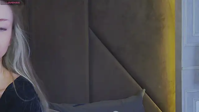 MarilynNova online show from 07.12.26
