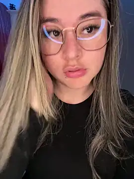 Snapshot of Sharon_07 chatting on 01.14.25 Sharon 07 online show from 01.14.25