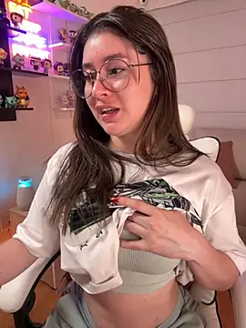 Snapshot of Sharon_07 chatting on 09.26.25 Sharon 07 online show from 09.26.25