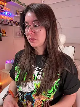 Snapshot of Sharon_07 chatting on 10.13.25 Sharon 07 online show from 10.13.25