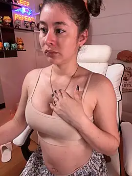 Snapshot of Sharon_07 chatting on 11.15.25 Sharon 07 online show from 11.15.25