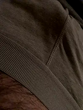 Snapshot of MuzzyFacing chatting on 11.27.25 MuzzyFacing online show from 11.27.25