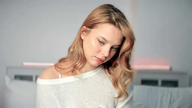 LilyFlamee online show from 12.16.25