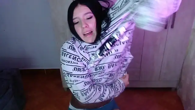 Snapshot of Velvet_28 chatting on 11.16.25 Velvet 28 online show from 11.16.25