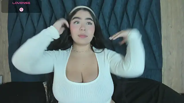 Snapshot of Samy_Grey01 chatting on 11.29.25 Samy Grey01 online show from 11.29.25