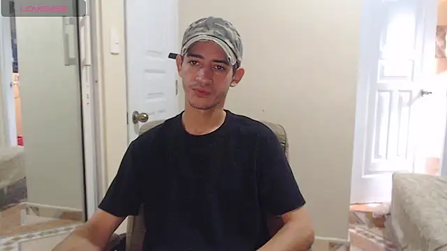 Snapshot of Sexxx20 chatting on 12.03.25 Sexxx20 online show from 12.03.25