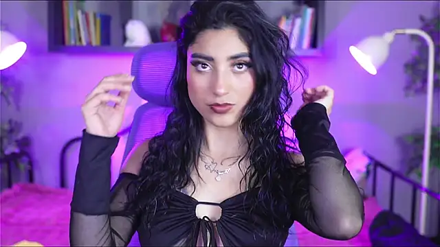 Emma and Issac online show from 10.18.25