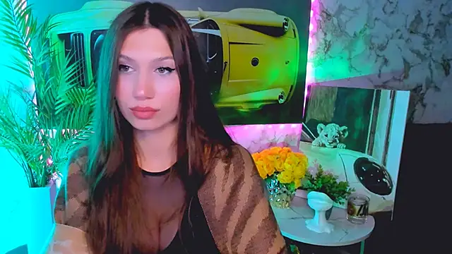 Snapshot of Mollyinyourmind chatting on 10.04.25 Mollyinyourmind online show from 10.04.25