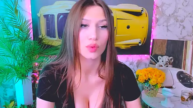 Snapshot of Mollyinyourmind chatting on 10.08.25 Mollyinyourmind online show from 10.08.25