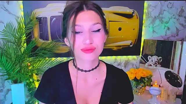 Snapshot of Mollyinyourmind chatting on 10.24.25 Mollyinyourmind online show from 10.24.25