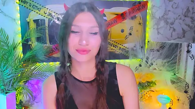 Snapshot of Mollyinyourmind chatting on 10.27.25 Mollyinyourmind online show from 10.27.25