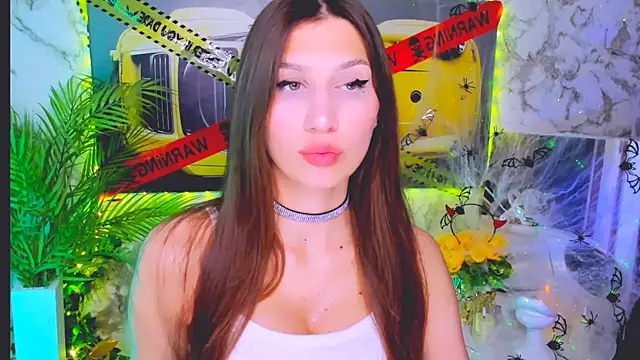 Snapshot of Mollyinyourmind chatting on 10.28.25 Mollyinyourmind online show from 10.28.25