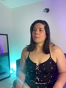 Snapshot of leiablack chatting on 09.17.25 leiablack online show from 09.17.25