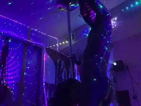 Triggerhappycj100 online show from 10.14.25