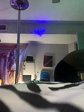 Triggerhappycj100 online show from 10.21.25