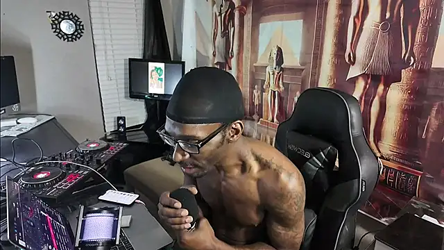 Triggerhappycj100 online show from 03.29.26