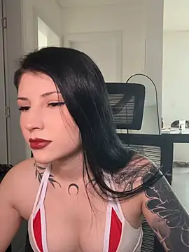 Snapshot of Privad_ravenna chatting on 04.19.26 Privad ravenna online show from 04.19.26