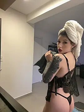 Snapshot of Privad_ravenna chatting on 04.23.26 Privad ravenna online show from 04.23.26