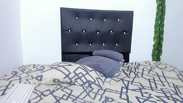 michellnasty online show from 10.19.25