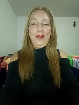 Snapshot of Estefania_Arce chatting on 11.20.25 Estefania Arce online show from 11.20.25