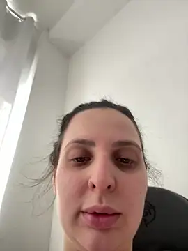 Snapshot of yumi-hot chatting on 03.13.26 yumi-hot online show from 03.13.26