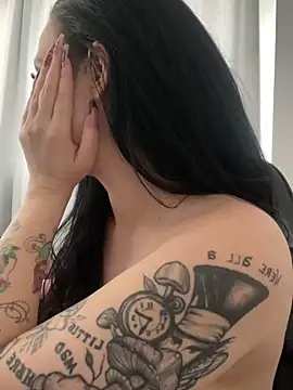 Snapshot of yumi-hot chatting on 04.15.26 yumi-hot online show from 04.15.26