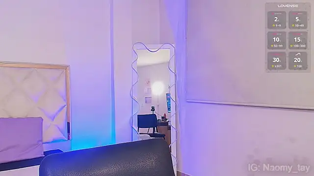 Naomy tay1 online show from 10.30.25