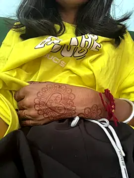 modelnishu online show from 10.12.25