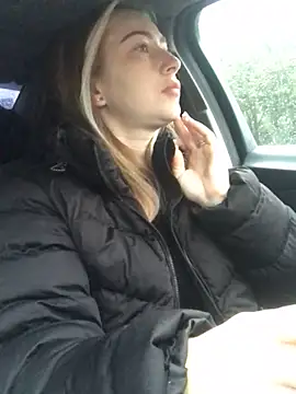 Reina Cummings online show from 10.03.25