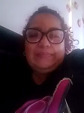 Snapshot of ladytropical1 chatting on 10.01.25 ladytropical1 online show from 10.01.25