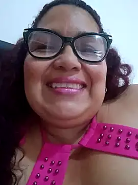 Snapshot of ladytropical1 chatting on 10.05.25 ladytropical1 online show from 10.05.25