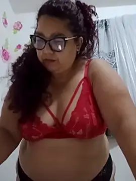 Snapshot of ladytropical1 chatting on 10.26.25 ladytropical1 online show from 10.26.25