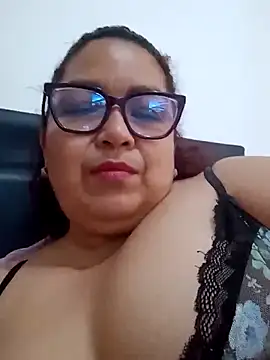 Snapshot of ladytropical1 chatting on 02.09.26 ladytropical1 online show from 02.09.26