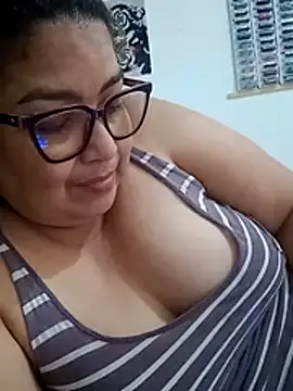 Snapshot of ladytropical1 chatting on 02.20.26 ladytropical1 online show from 02.20.26