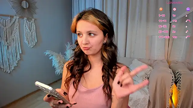 Snapshot of LilLisa chatting on 11.22.25 LilLisa online show from 11.22.25