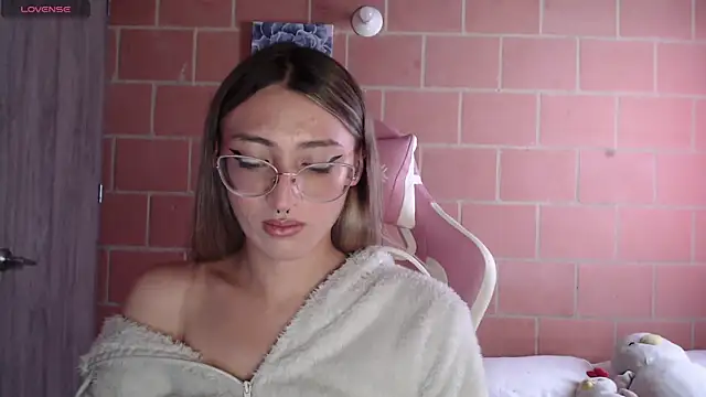 Snapshot of Andrea_camilaaa chatting on 09.09.25 Andrea camilaaa online show from 09.09.25