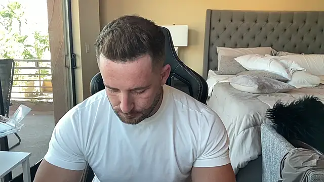 brettmycles28 online show from 09.15.25