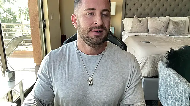 brettmycles28 online show from 10.30.25